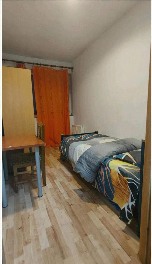 La Madriguera Bed and Breakfast Raszyn Εξωτερικό φωτογραφία